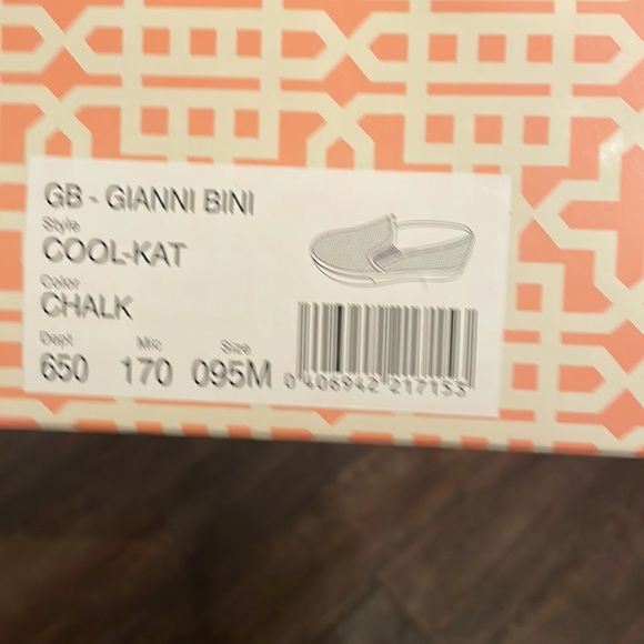 Very sparkly Gianni Bini shoes - Picture 5 of 5